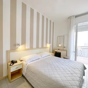 Szálloda Aura Living